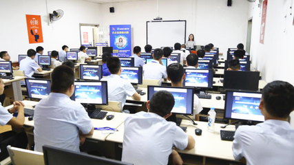 企業高管面對面 探索IT技術前沿，新華電腦學校引領數字人才培養新路徑